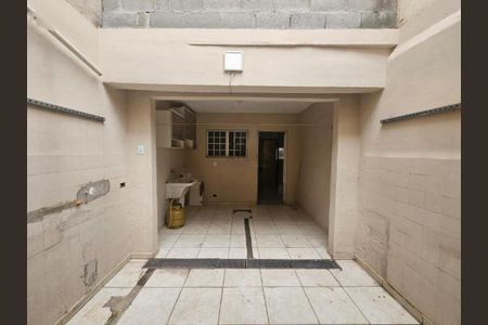 Casa à venda com 68m², 3 quartos e 1 vaga
