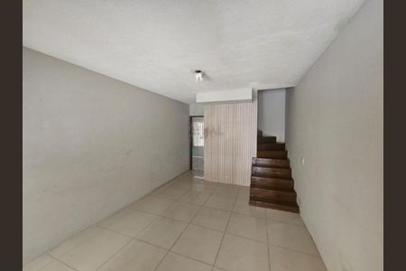Casa à venda com 68m², 3 quartos e 1 vaga