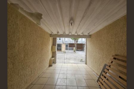 Casa à venda com 68m², 3 quartos e 1 vaga