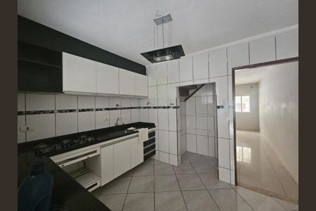 Casa à venda com 68m², 3 quartos e 1 vaga