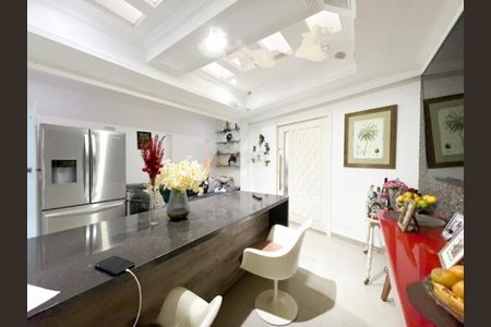 Casa à venda com 2 quartos, 204m² em Vila Maracana, São Paulo