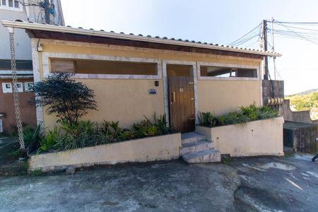 Casa para alugar com 80m², 2 quartos e sem vaga Casa para alugar com 80m², 2 quartos e sem vagaFachada