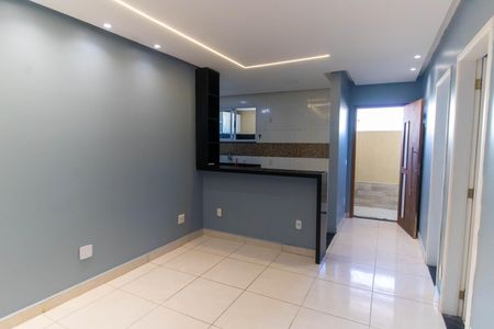 Casa para alugar com 80m², 2 quartos e sem vaga Casa para alugar com 80m², 2 quartos e sem vagaSala