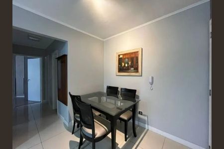 Sala  de apartamento para alugar com 2 quartos, 63m² em Higienópolis, Porto Alegre