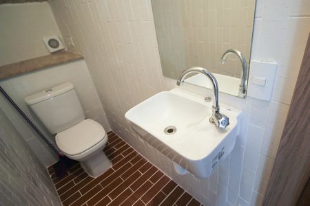 Lavabo de casa para alugar com 2 quartos, 200m² em Itaim Bibi, São Paulo