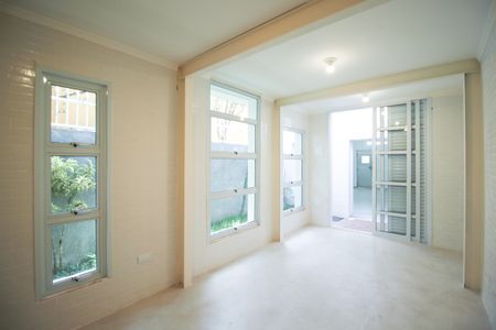 Casa para alugar com 200m², 2 quartos e 2 vagas Casa para alugar com 200m², 2 quartos e 2 vagasCozinha