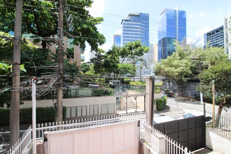 Casa para alugar com 200m², 2 quartos e 2 vagas Casa para alugar com 200m², 2 quartos e 2 vagasVista