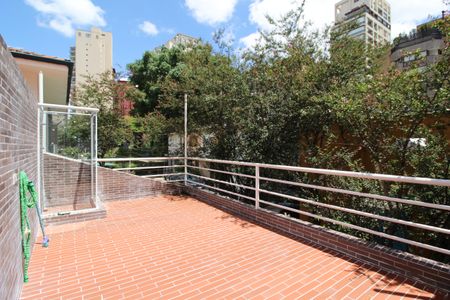 Casa para alugar com 200m², 2 quartos e 2 vagas Casa para alugar com 200m², 2 quartos e 2 vagasSacada