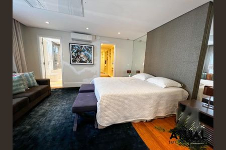 Casa à venda com 4 quartos, 1200m² em Brooklin, São Paulo
