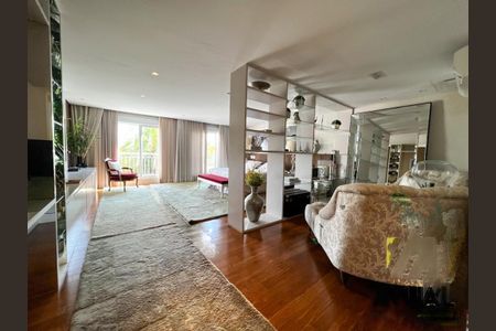 Casa à venda com 4 quartos, 1200m² em Brooklin, São Paulo