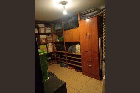 Casa à venda com 200m², 4 quartos e 2 vagas