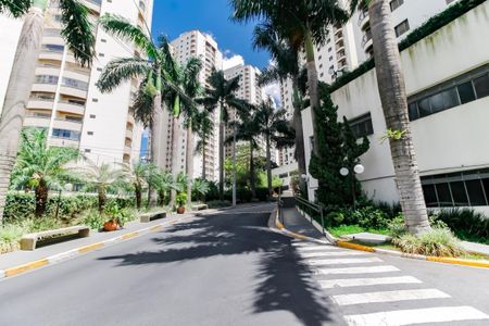 Apartamento para alugar com 117m², 3 quartos e 2 vagasCondomínio