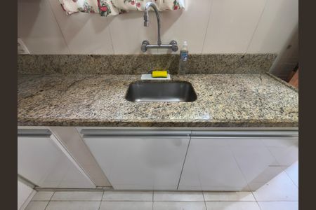 Casa de condomínio à venda com 253m², 4 quartos e 3 vagas