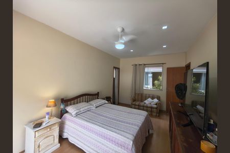 Casa de condomínio à venda com 253m², 4 quartos e 3 vagas