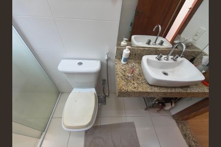 Casa de condomínio à venda com 253m², 4 quartos e 3 vagas