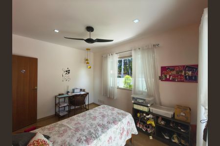 Casa de condomínio à venda com 253m², 4 quartos e 3 vagas