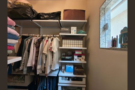 Casa de condomínio à venda com 253m², 4 quartos e 3 vagas