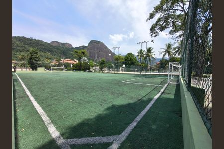 Casa de condomínio à venda com 253m², 4 quartos e 3 vagas