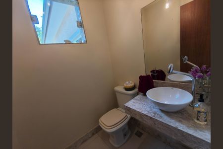 Casa de condomínio à venda com 253m², 4 quartos e 3 vagas