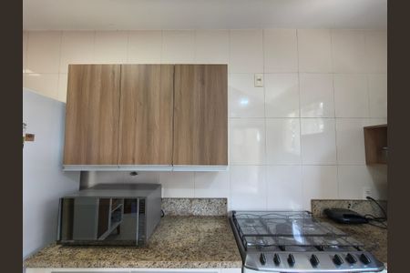 Casa de condomínio à venda com 253m², 4 quartos e 3 vagas