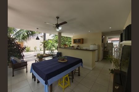 Casa de condomínio à venda com 253m², 4 quartos e 3 vagas