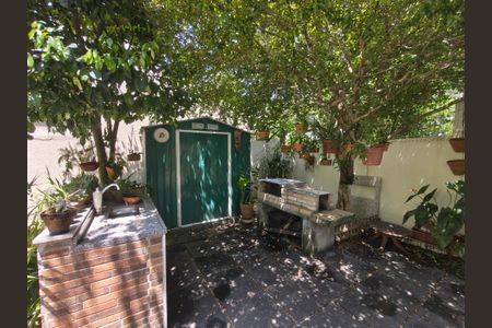 Casa de condomínio à venda com 253m², 4 quartos e 3 vagas