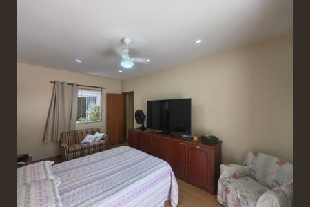 Casa de condomínio à venda com 253m², 4 quartos e 3 vagas