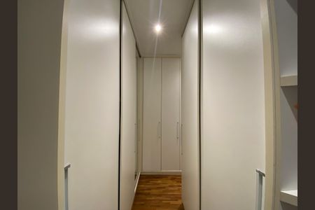 Apartamento à venda com 166m², 3 quartos e 1 vagaCloset Quarto 3 - Suíte