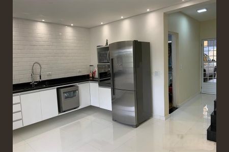 Casa à venda com 240m², 2 quartos e 4 vagas