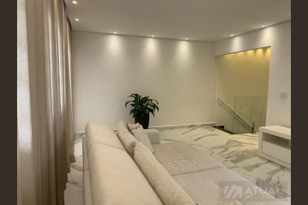 Casa à venda com 240m², 2 quartos e 4 vagas