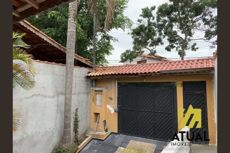 Casa à venda com 240m², 2 quartos e 4 vagas