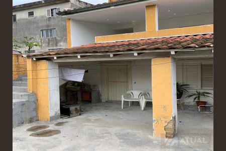 Casa à venda com 240m², 2 quartos e 4 vagas