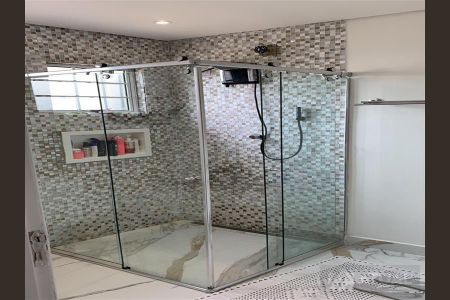 Casa à venda com 240m², 2 quartos e 4 vagas