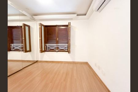 Casa à venda com 4 quartos, 368m² em Jardim Cordeiro, São Paulo