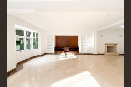 Casa à venda com 4 quartos, 368m² em Jardim Cordeiro, São Paulo