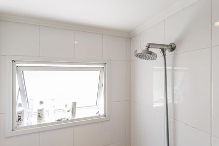 Casa à venda com 224m², 4 quartos e 4 vagas Casa à venda com 224m², 4 quartos e 4 vagasBanheiro Social