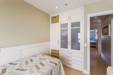 Casa à venda com 224m², 4 quartos e 4 vagas Casa à venda com 224m², 4 quartos e 4 vagasQuarto 3