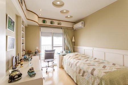 Casa à venda com 224m², 4 quartos e 4 vagas Casa à venda com 224m², 4 quartos e 4 vagasQuarto 3