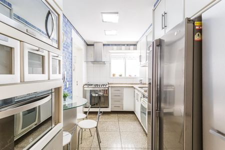 Casa à venda com 224m², 4 quartos e 4 vagas Casa à venda com 224m², 4 quartos e 4 vagasCozinha