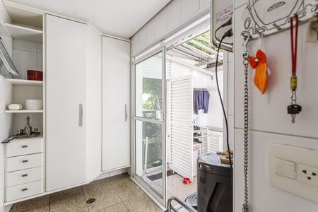 Casa à venda com 224m², 4 quartos e 4 vagas Casa à venda com 224m², 4 quartos e 4 vagasÁrea de Serviço