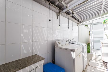 Casa à venda com 224m², 4 quartos e 4 vagas Casa à venda com 224m², 4 quartos e 4 vagasÁrea de Serviço