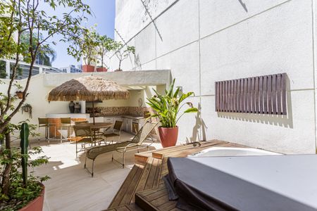 Casa à venda com 224m², 4 quartos e 4 vagas Casa à venda com 224m², 4 quartos e 4 vagasTerraço