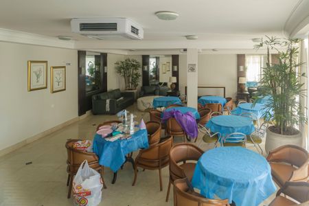 Casa à venda com 224m², 4 quartos e 4 vagas Casa à venda com 224m², 4 quartos e 4 vagasÁrea comum - Salão de festas