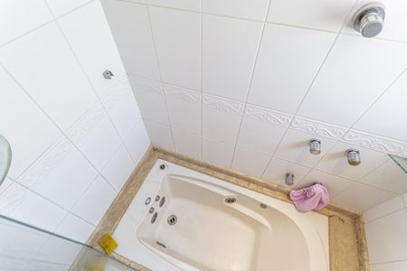 Casa à venda com 224m², 4 quartos e 4 vagas Casa à venda com 224m², 4 quartos e 4 vagasBanheiro da Suíte