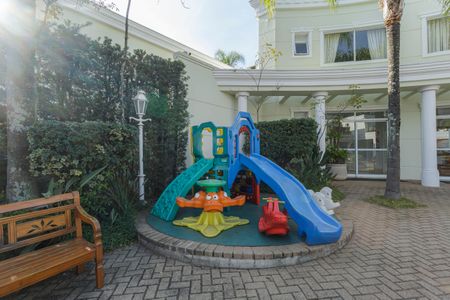 Casa à venda com 224m², 4 quartos e 4 vagas Casa à venda com 224m², 4 quartos e 4 vagasÁrea comum - Playground