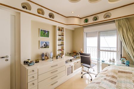 Casa à venda com 224m², 4 quartos e 4 vagas Casa à venda com 224m², 4 quartos e 4 vagasQuarto 3