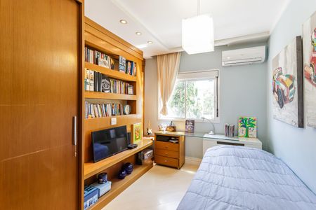 Casa à venda com 224m², 4 quartos e 4 vagas Casa à venda com 224m², 4 quartos e 4 vagasQuarto 2