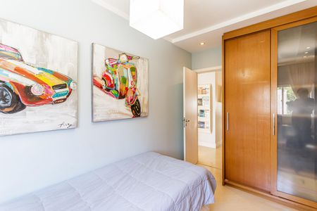 Casa à venda com 224m², 4 quartos e 4 vagas Casa à venda com 224m², 4 quartos e 4 vagasQuarto 2