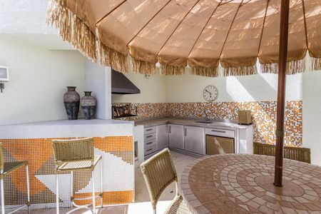 Casa à venda com 224m², 4 quartos e 4 vagas Casa à venda com 224m², 4 quartos e 4 vagasTerraço