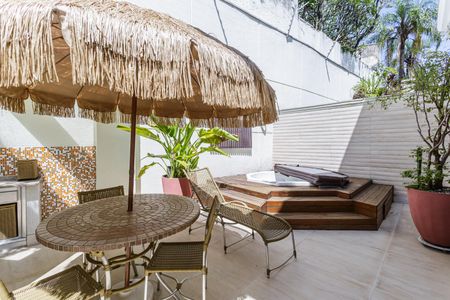 Casa à venda com 224m², 4 quartos e 4 vagas Casa à venda com 224m², 4 quartos e 4 vagasTerraço